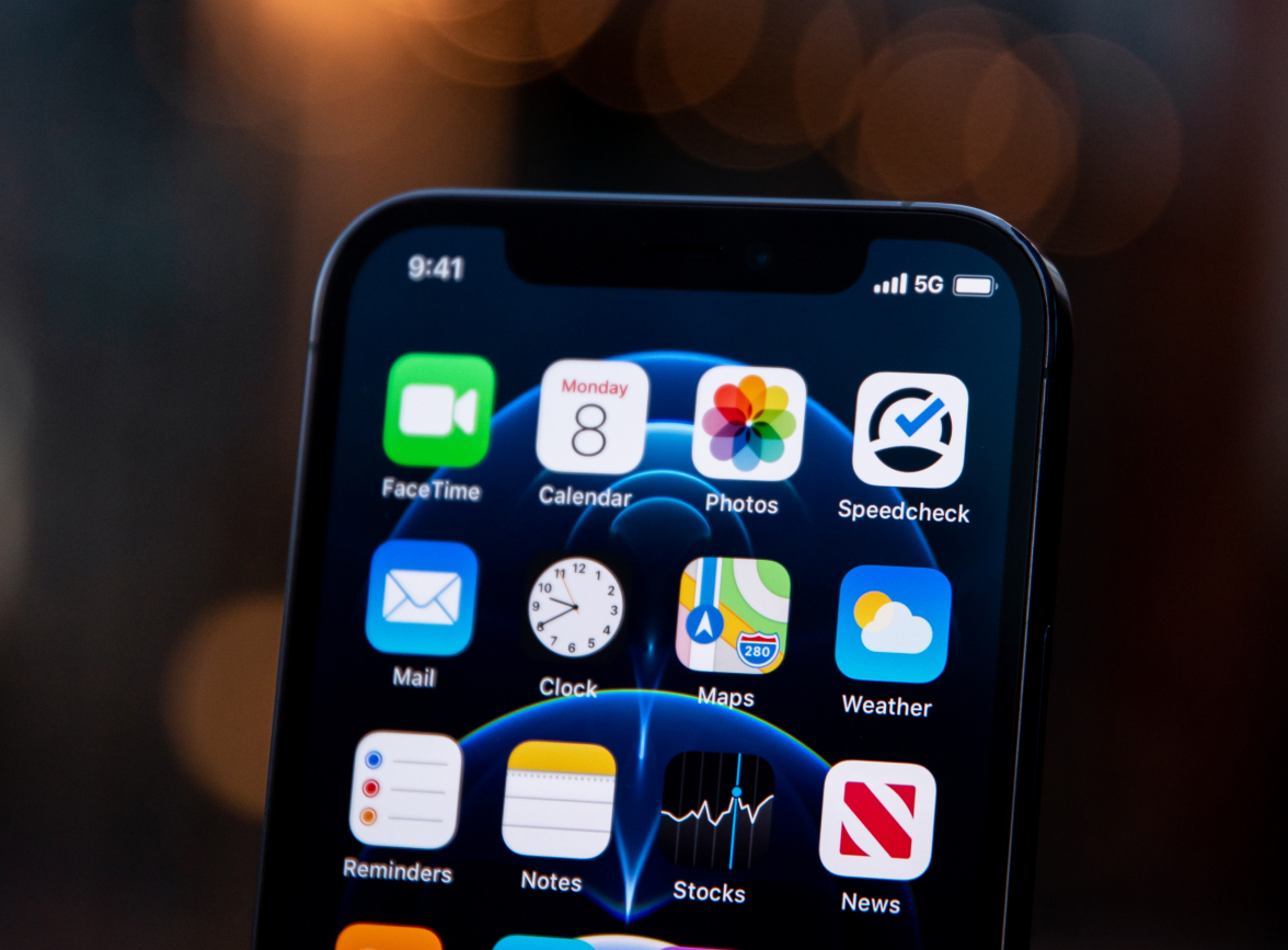 乌拉特中苹果手机维修分享为什么 iPhone 12 在冬季会自动关机 